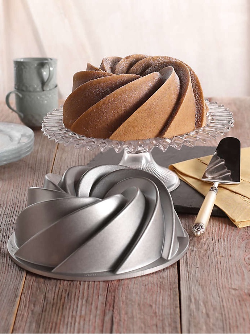 Nordic Ware Cast Bundt Cake Pan
